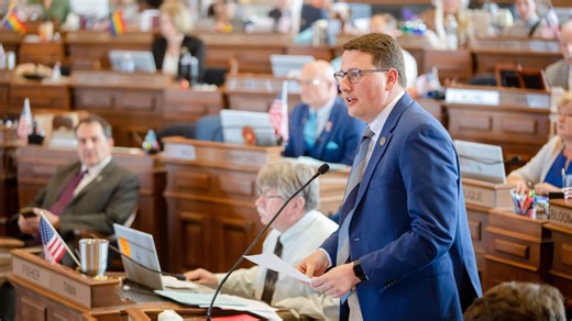 Iowa lawmakers may let community colleges offer bachelor's degrees