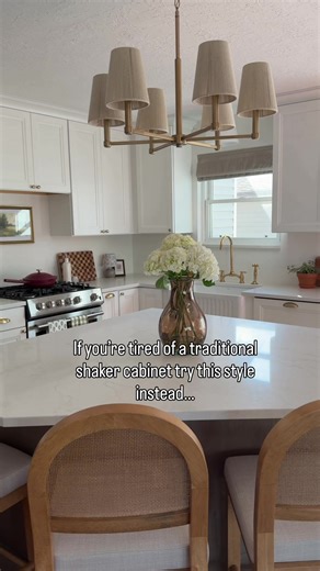 If you’re tired of shaker style cabinets, then meet the Warren from Shenandoah cabinetry available exclusively @Lowe’s I love the elevated and timeless look it gives to the traditional style shaker. What do you think? #lowespartner