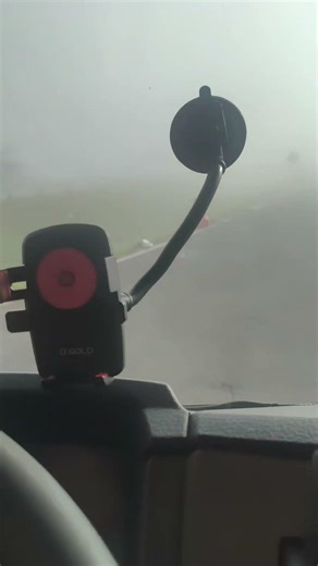 Neblina descendo a rodovia Anchieta.#caminhoparaumavidamelhor