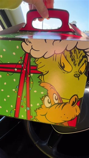 #trending #fyp #grinch #mcdonalds #limitededition | grinch