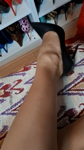 Verena van Haren-Keyner👠🎨🖌️ on Instagram: "I keep my mules and sandal heels in a different closet🫣. All my boots under the bed. And most of my painted heels in the living room closet🫣. How many pairs do I have? More than last month😜. That's the growth rate🤣 Do I have a shoe problem? Only if YOU make it one. I, on the other hand, am totally fine🤣. Do I sound smart asking myself questions? Yes, yes I do. Additonal info: Wearing classic heels @highheels_by_fusswolfgang 🖤 Nylons Hema * * * 