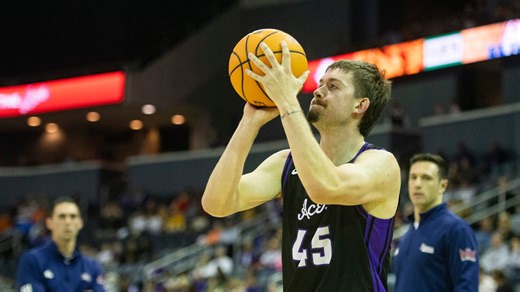 Evansville men's basketball falls to Northern Iowa in MVC Tournament