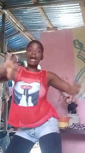 Guess the song she’s singing 😜 | LEC