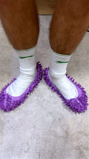 Mopping never looked so slay 🤩 | Tyla