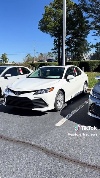 2024 Toyota Camry color battle: Ice Cap white vs Ice Edge gray. Who wins? #camry #toyotacamry #camryhybrid #toyota #cartok #carsoftiktok #carreview