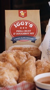 Whether you're cooking for yourself or shipping as a gift, our Iggy’s Shore Thing Kit makes it easy to recreate all of your favorite Iggy dishes from the comfort of your home! 🎁 With our easy to follow recipes, your kitchen will be looking a lot like ours in no time! 😊 This set includes all of our essentials: ⚓ Doughboy Mix ⚓ Clam Cake Mix ⚓ Fish’n Chips Breading Mix ⚓ Iggy’s Chowder ⚓ Iggy’s Chopped Clams Available online and at both Chowder Houses! 📲: https://bit.ly/3G2HS2Y 𝙄𝙜𝙜𝙮'𝙨 𝘿𝙤