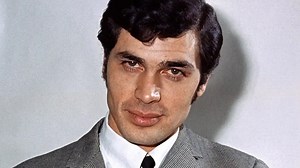 Engelbert Humperdinck is desperate - hear his plea