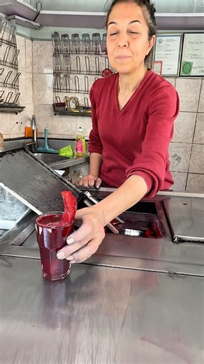 Şalgam acılı mı içilir acısız mı çakmak caddesi Şalgamcısı Nesrin usta Adana#şalgam
