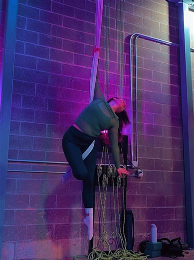 Vibing with this twisted ballerina shape! Now imagine it with a significant spin!!! 😍 . . . #aerialist #aerialhammock #aerialarts #aerialdance #aerialsilks