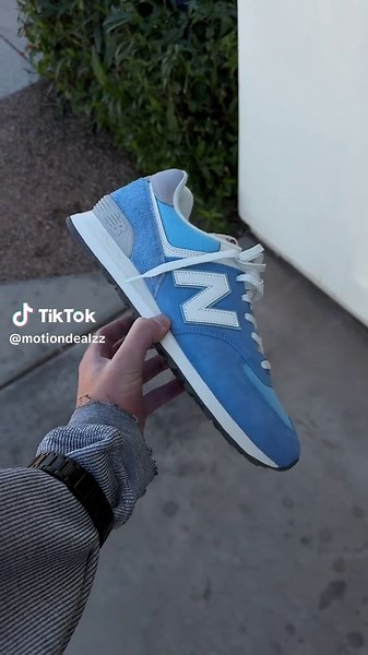 Stylish New Balance 574 Sneakers Review