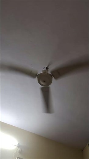 पंखा चले तो हवा देता है 🤣🤣#viral #trending #shorts #comedy #explore #youtubeshorts