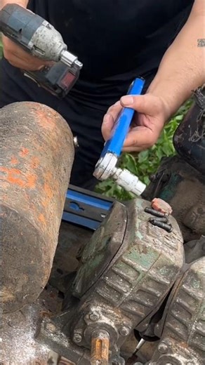 Impact Wrench for Stubborn Gears Best Tools for Heavy-Duty Machine Maintenance