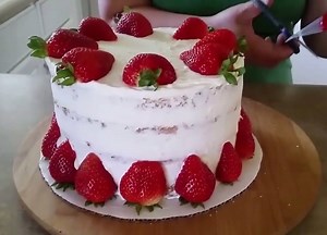 274K views · 1.3K shares | Strawberry filled cake By: Hmong Baker | MetDaan Cakes | Facebook