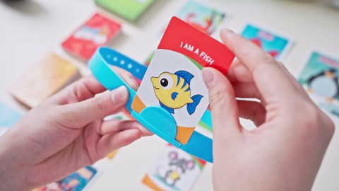 Sumind Headband Game Fun Heads Up Guessing Game Quick Question Cards Set Includes Headbands, Picture Cards, Scoring Coins, Sand Clock(Animal Style)