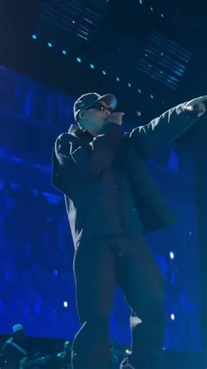 JAY-Z Performs "Izzo (H.O.V.A)" at London's Tottenham Hotspur Stadium