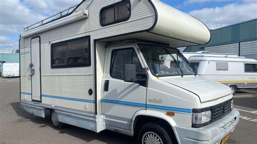 Peugeot Safariways Malindi stapelbed APK 2026 1992 www.vonkcaravansencampers.nl | Vonk Caravans en Campers