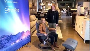 Getting the right size Stressless recliner is super important! Here's how our Furniture & Design experts will fit you with the perfect size for comfort & support 😊 | Wenz Home Furniture