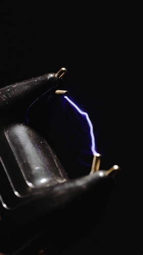 200.000 Volt Taser Sound Effects