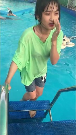 #67 quay lén em gái tắm lộ áo ngực