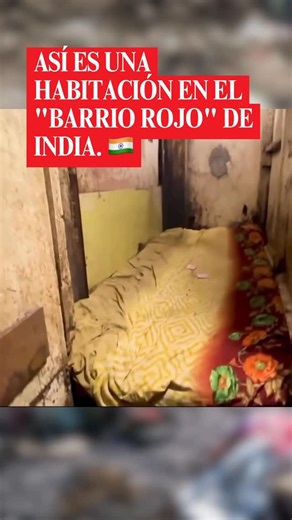 Virelli | Actualidad Sin Censura on Instagram: "⚠️🏚️ LA ARQUITECTURA DE LA MISERIA HUMANA. . Esto que ves no es un trastero, es una habitación de trabajo y vivienda en Kamatipura, uno de los “barrios rojos” más grandes y brutales de India. . 📉 EL DATO DE LA VERGÜENZA: En estos cubículos de apenas 2 metros cuadrados, sin ventilación y con condiciones higiénicas inexistentes, se atiende una media de 10 a 15 clientes diarios. Las paredes rezuman humedad y la “cama” ocupa el 90% del espacio vital.