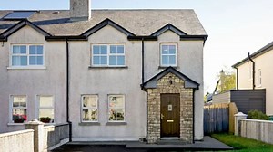 The turn-key family home with modern kitchen & garden on Irish market for €195k
