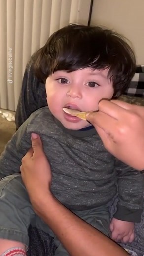 Trying cheese dip for the first time… 😅 @Perla Janet 🐼 #fypシ #foryou #foryoupage #tiktok #cheese #dip #nacho