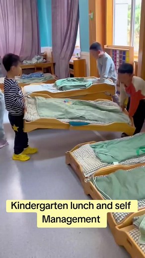 kindergarten lunch and self management #kids #china #kindergarten #fyp #chinese