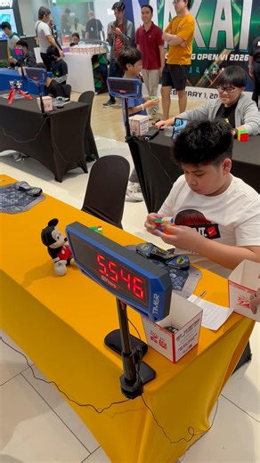 4th 3x3x3 First Round with Ao5 12.49s 🎉