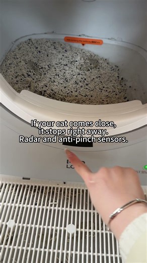 Automatic cleaning.Real-time app control.Less mess. Less stress. #cat #catlitterbox#hholove