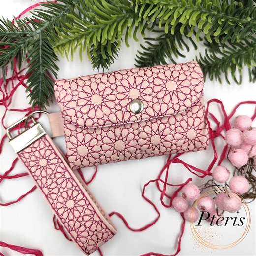 ITH Quilted Card Holder With Key Fob Wristlet Embroidery Design in the Hoop - Etsy