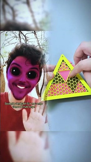 Bora Bill says “hello”… in 7 languages. None of them are English. #alien #humor #borabill