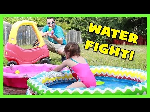OUTDOOR WATER FIGHT - Daddy Daughter Pool Fun Video