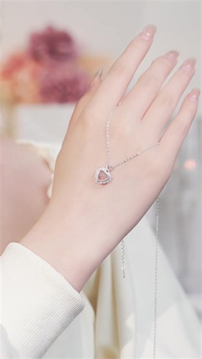 D0243 dây chuyền bạc nữ TLEE mặt trái tim blink đá nhảy với hiệu ứng chuyển động bắt mắt. Viên đá tạo cảm giác lấp lánh liên tục khi đeo ✨ #daychuyenbactlee #lactaybactlee #khuyentaibactlee #tleejewelry #trangsuc