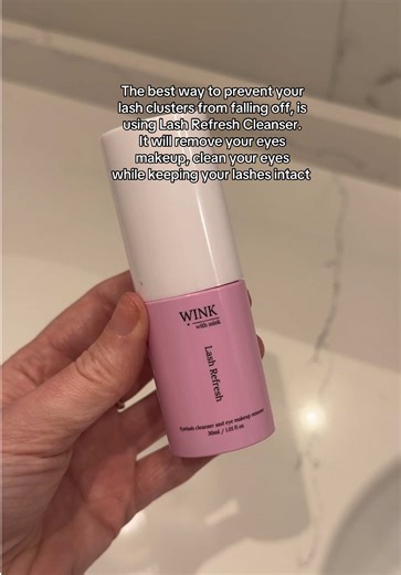 Struggling with removing eye makeup while you have your lash clusters on? Then you neeed Lash Refresh