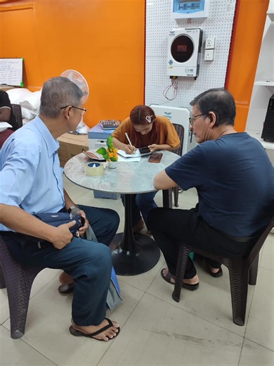 မနက်မိုးလင်းလို့ ဆိုင် စ ဖွင့်ကတည်းက ဝယ်သူတွေနဲ့ ကြိတ်ကြိတ်တိုး စည်ကားနေတဲ့ ကျွန်တော်တို့ရဲ့ Power Bolt Electronics မှာ ယုံကြည်မှုတွေနဲ့ တကူးတက လာရောက်ဝယ်အားပေးကြတဲ့ ကျွန်တော်တို့ရဲ့မိတ်ဆွေ customer တစ်ယောက်ချင်းစီတိုင်းကို ကျေးဇူးအထူးပဲတင်ရှိပါတယ်ခင်ဗျာ။🙏 #powerbolt #powerboltelectronic