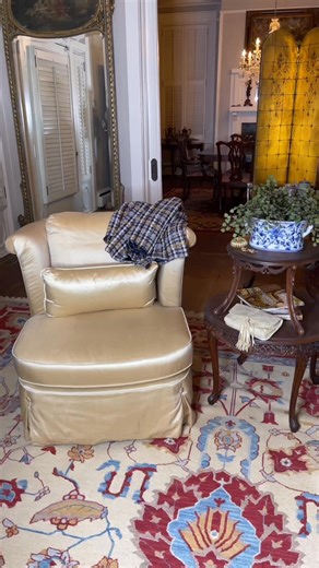 Giving off serious Vogue vibes in this chic tweed blazer detailed denim combo 😍 A timeless look with just the right amount of edge! | Robbie's of Fayette