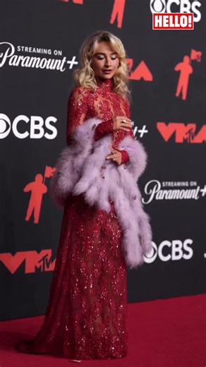 Sabrina Carpenter (@sabrinacarpenter) lit up the red carpet at the 41st MTV Video Music Awards (@vmas) in New York, stunning in a sheer red lace gown paired with a plush stole. The night proved just as dazzling for her career, as she took home two honours—Best Album for ‘Short n’ Sweet’ and Best Pop Artist. Video Courtesy: Getty #HELLO #HELLOIndia #HELLOMagazine #SabrinaCarpenter #VMA #VMAS #VideoMusicAwards #VMAS2025 | HELLO! India