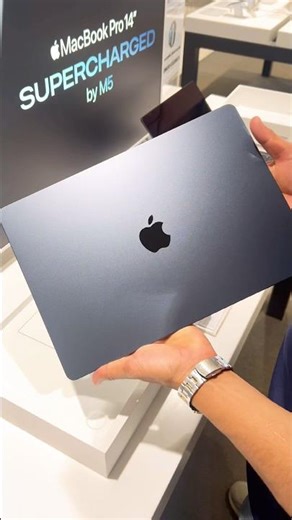 15” Macbook Air M5 16 512GB Read caption #apple #macbookair #trending #popular #macbook