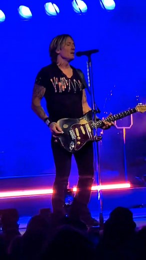 99K views · 3.6K reactions | It's Keith Urban's Birthday!  I put together 3 awesome clips of him performing. Happy Birthday to the incredible Keith Urban! ❤️ These are three songs ( Somebody like you, Blue Ain't your color, Wasted time) #KeithUrban #BirthdayVibes #CountryMusicLove | Western Country | Facebook