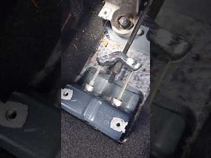 How to adjust the handbrake of the Volkswagen Golf.