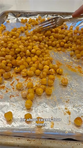 Crispy Roasted Chickpeas Oven: 400°F / 205°C 1. Start with dry chickpeas • Canned or cooked is fine • Drain, rinse, and dry them very well • Roll them in a towel to remove excess moisture 2. Season simply Toss with: • 1–2 tbsp olive oil • Sea Salt (Hold spices for later if you want max crunch — spices burn easily.) 3. Roast • Spread in one layer on a sheet pan • Roast 25–30 minutes, shaking once • They should look golden and feel dry 4. Finish & flavor Now toss with any of these and return to ov