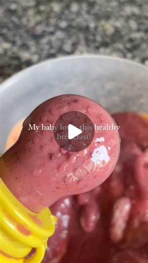 Dr Syeda Urooj Fatima| 🇵🇰 on Instagram: "Guys i didnt intend on posting this, hence the bad angles but this breakfast turned out to be a family favorite because we ate it aswell alongside nooreh lol. I toasted some oats in desi ghee after soaking them for 15 mins. Added half a banana. 🍌 2 slices of kiwi 🥝 4-5 cherries(madame loves cherries) 🍒 2 slices of apple 🍎 Blended it all and mixed it in some yogurt. Sprinkled a little cinnamon. And voila!!! Also made two popscicles for later// one wi