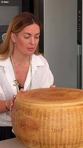 43 KG of Cheese in Mega Cheesy Pasta!