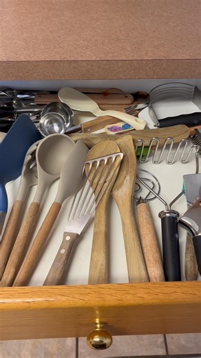 Anyone else’s cooking utensil drawer always a disaster? 🙋🏽‍♀️ #cookware #organization #sahm