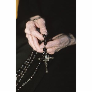 Differences Between the Anglican & Catholic Rosary | Synonym