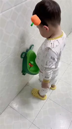 Tiny Bloom on Instagram: "“🚽🐸 Make potty training FUN & EASY for your little champ! 💚 This Frog Potty Training Urinal helps boys learn with excitement, confidence & zero mess! 😍✨” 🌟 Key Features: ✔ Cute frog design that encourages independent training 🐸 ✔ Fun spinning target wheel keeps your little one engaged 🎯 ✔ Adjustable height – grows with your child 📏 ✔ Easy to mount, clean & detach 🧽 ✔ Strong suction cups for wall stability 💪 ✔ Perfect for toddlers learning potty habits 👶 Turn 