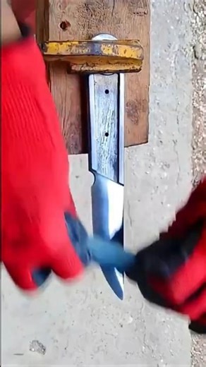 99% people couldn't know how to make knife from wrench