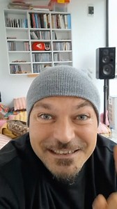 Cam așa suna refrenul de la Undeva-n Balkani în română. 😅 Ne vedem în Dublin mâine, să cântăm varianta aia bună! 🇷🇴 | Puya © Scandalos Music