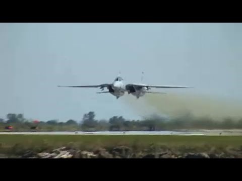 Grumman F-14 Tomcat :: Burke Lakefront takeoff :: Cleveland, OH