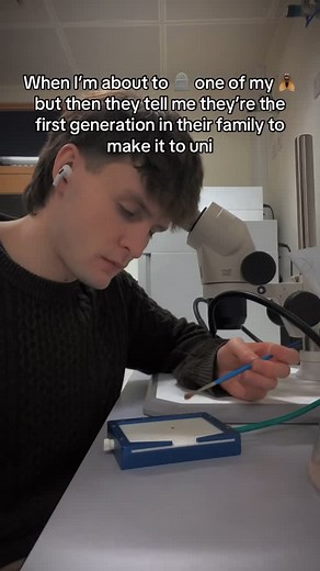 Biology With Ben on Instagram: "Can’t knock down a fellow academic 👨🏼‍🎓 🤝🏼 #drosophila #fly #research #biologh #stem #science #uni"